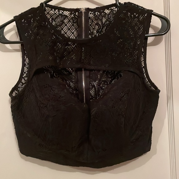 Lace top - Picture 2 of 5